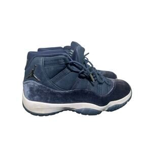 Size 10.5 - Jordan 11 Midnight Navy Velvet 2022